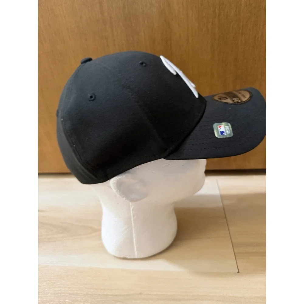 Baltimore Orioles New Era 39Thirty Stretchfit Hat Cap Size S/M Black New